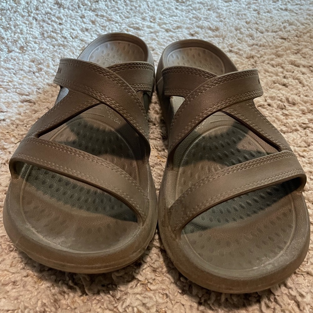 Women’s NuuSol sandals ( Hailey Slide) size 9 copper / brown